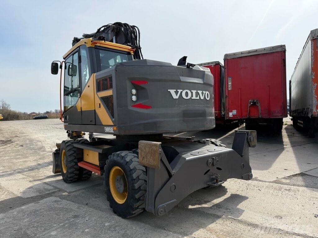 Volvo EWR150E 轮式挖掘机