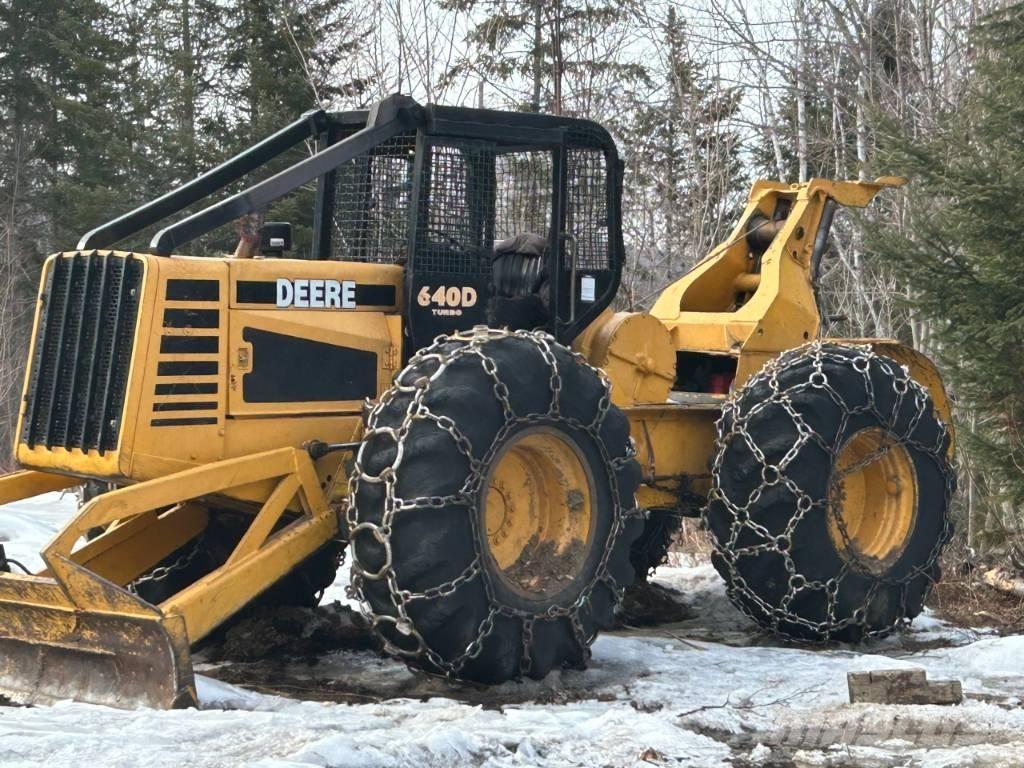 John Deere 640 D 粉碎机