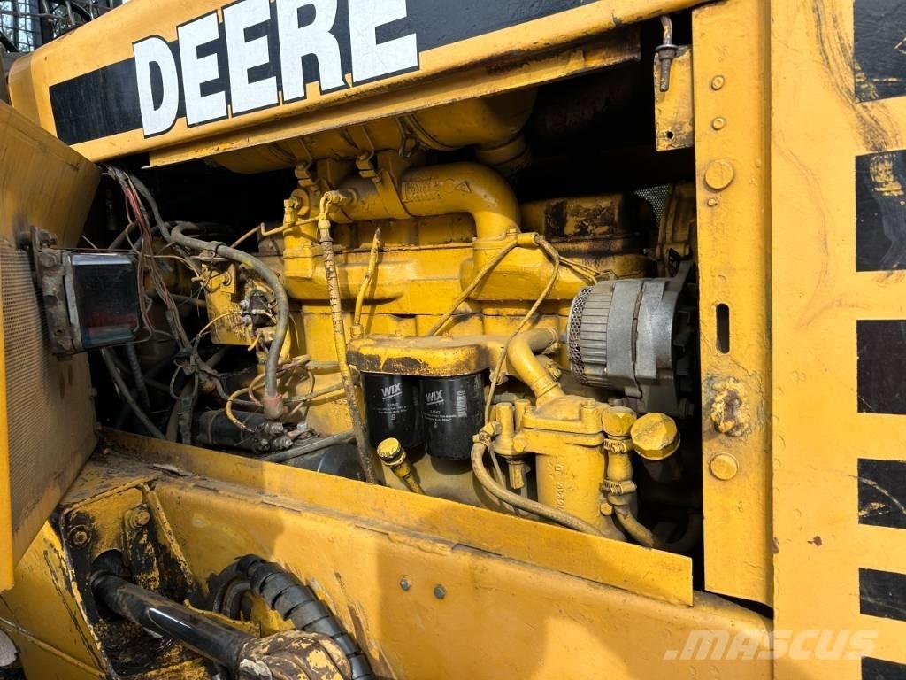 John Deere 640 D 粉碎机