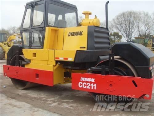 Dynapac CC 211 双轮压路机
