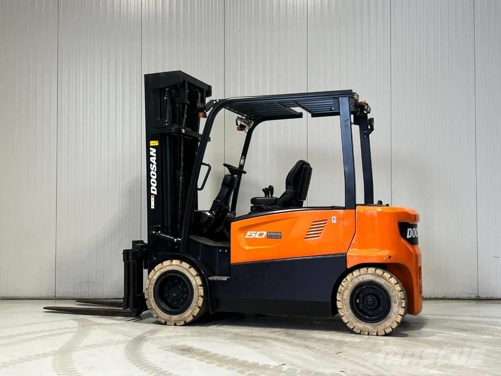 Doosan B50X-7 电动叉车