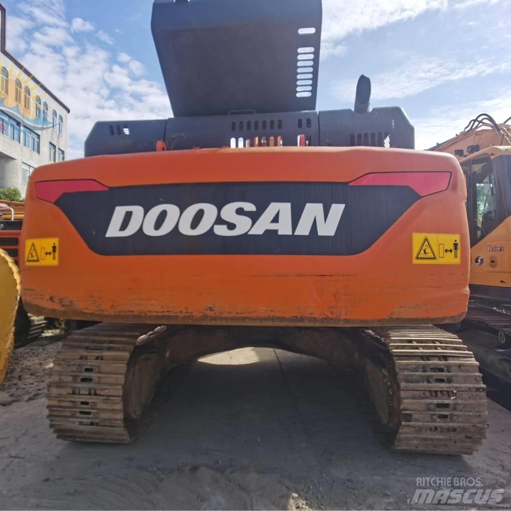 Doosan DX 300 LC 履带挖掘机