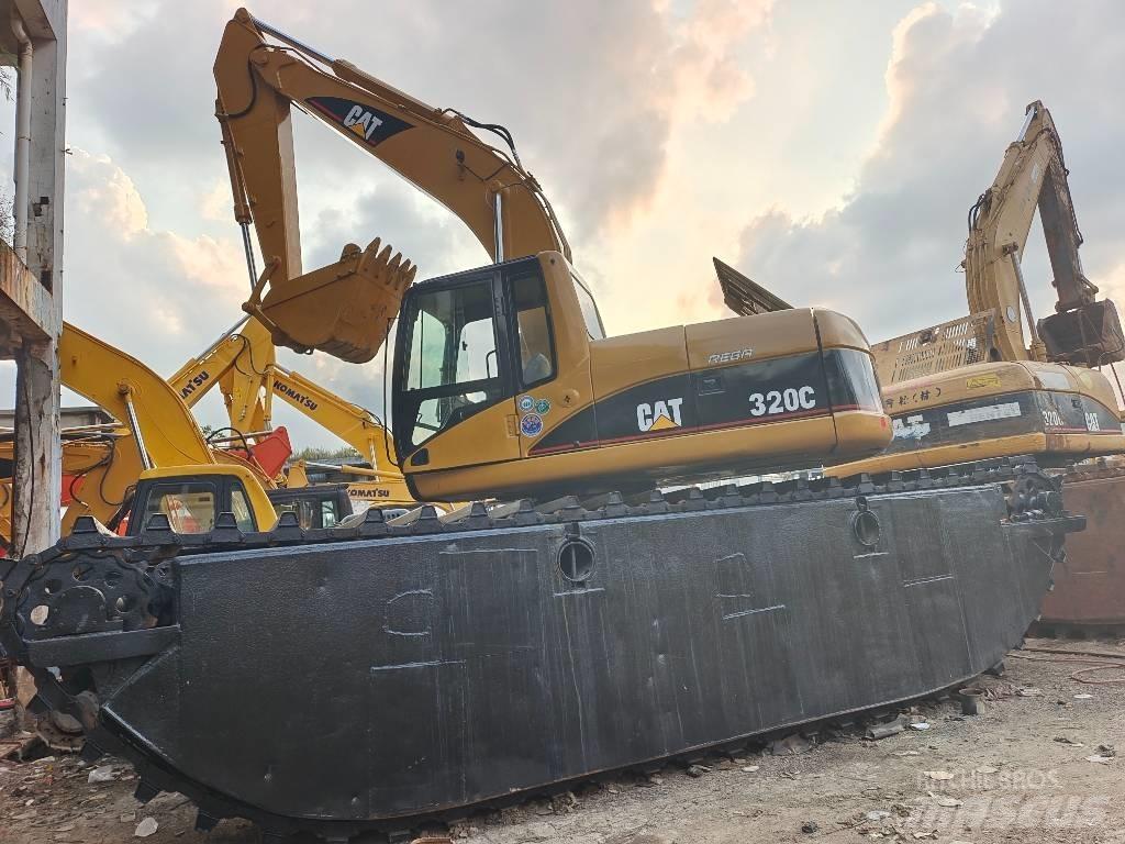 CAT 320 C 水陆两栖挖掘机
