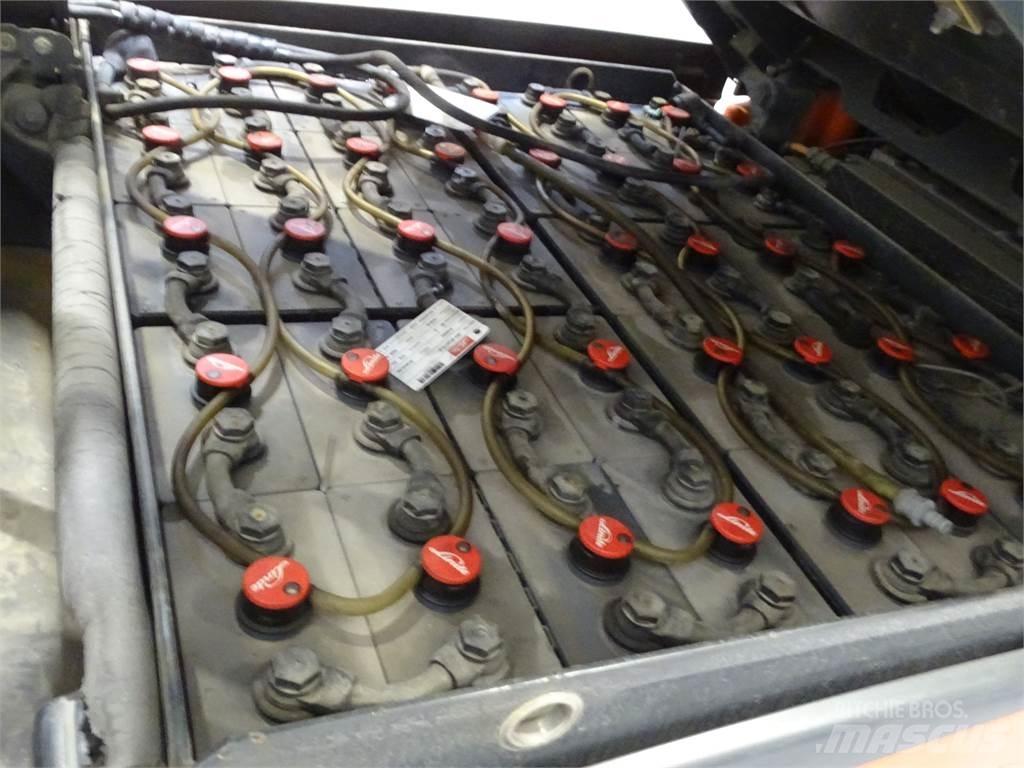 Linde E30HL 电动叉车
