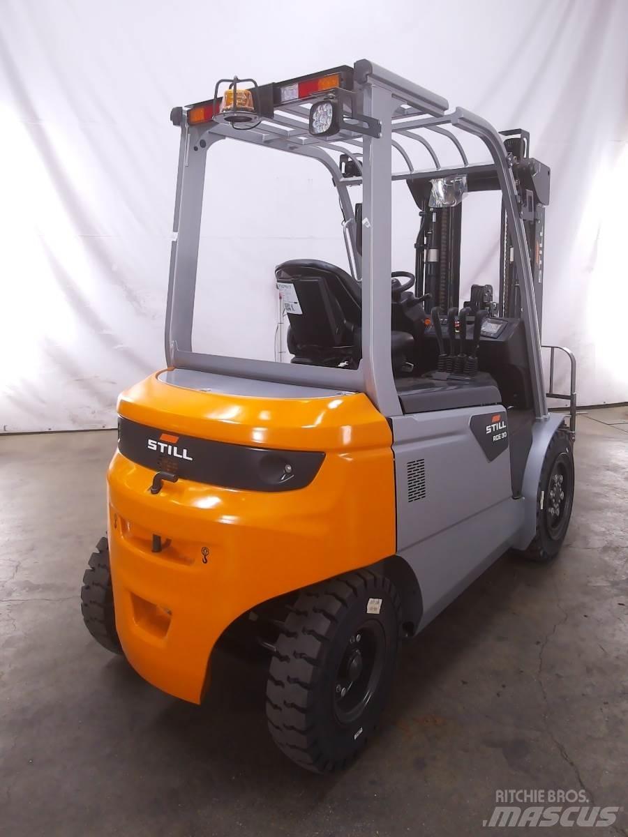 Still RCE30 电动叉车