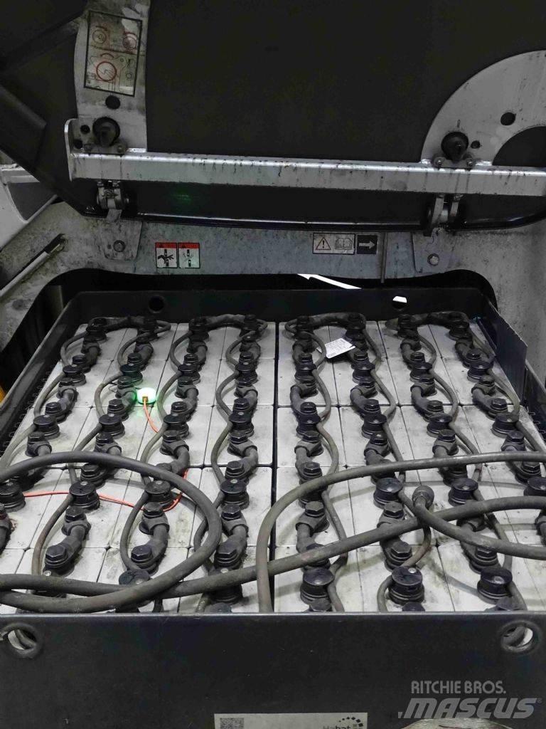 Still RX60-25L 电动叉车