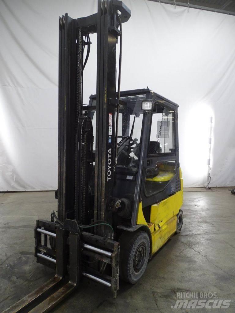 Toyota 7FBMF25 电动叉车