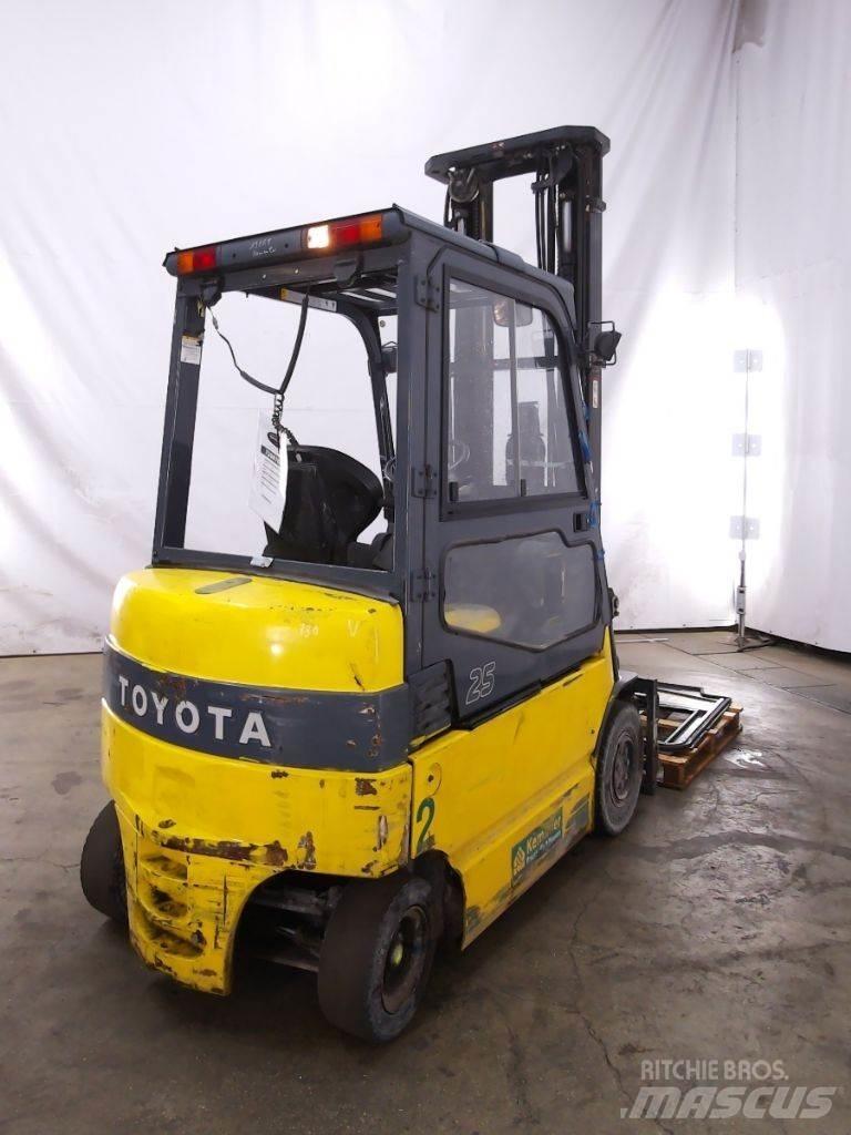 Toyota 7FBMF25 电动叉车