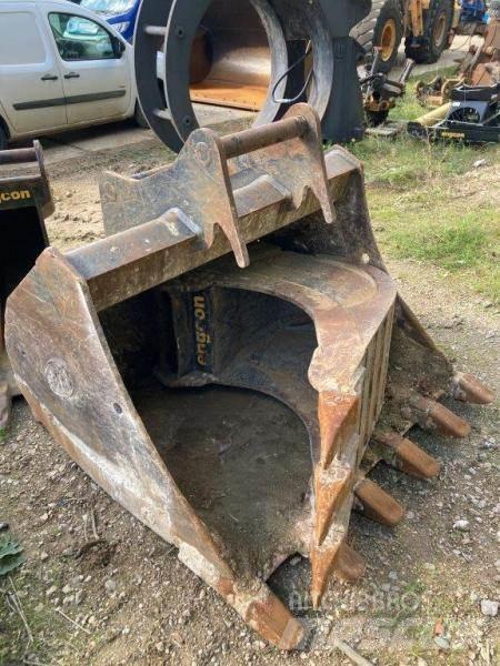 JCB 245XR 履带挖掘机