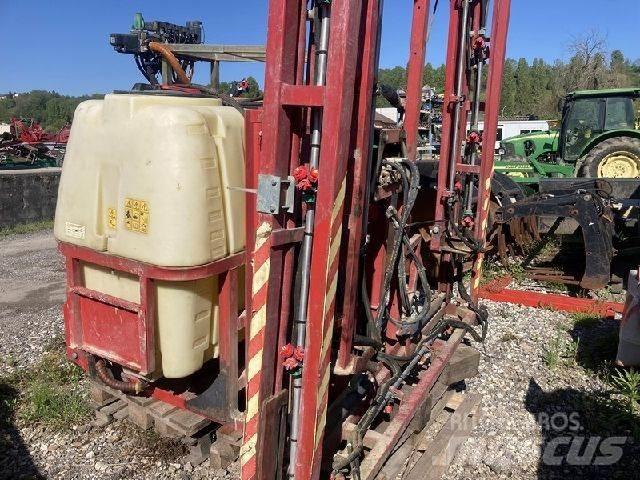  atasa 1000 L 牵引式喷雾机