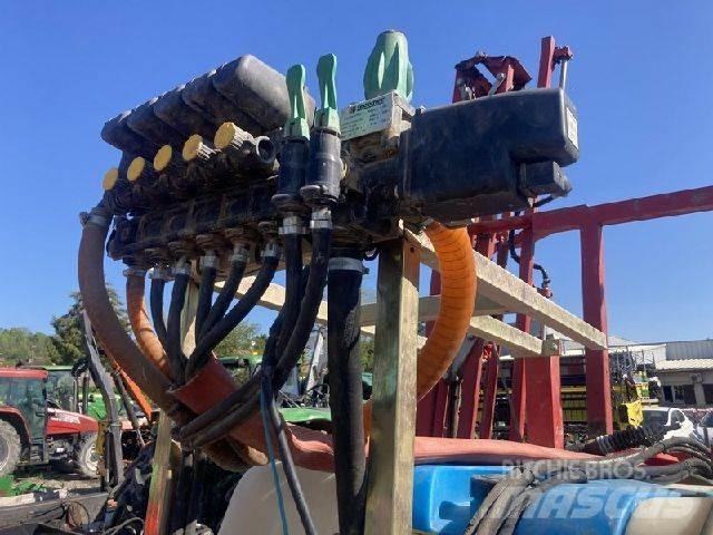  atasa 1000 L 牵引式喷雾机