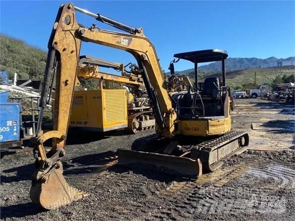 CAT 305C 小型挖掘机