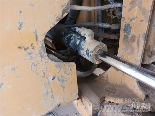 CAT 982M 轮式装载机