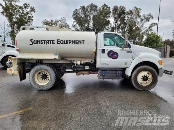 Ford F750 水罐车