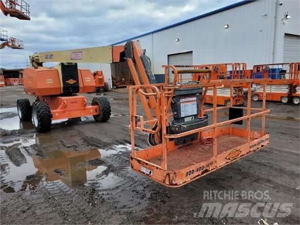 JLG 800AJ 曲臂高空工作平台