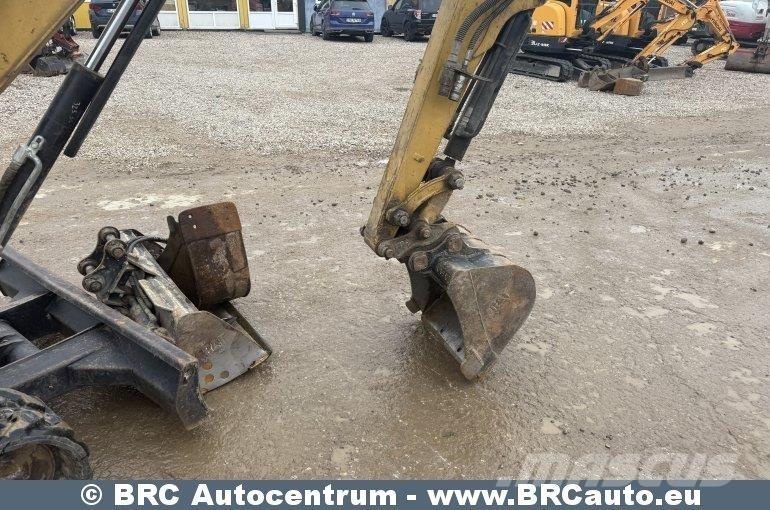 CAT 302.7DCR 小型挖掘机