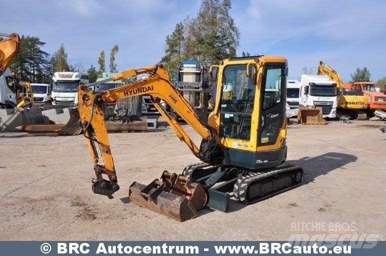 Hyundai R25Z-9AK 小型挖掘机