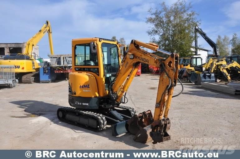 Hyundai R25Z-9AK 小型挖掘机
