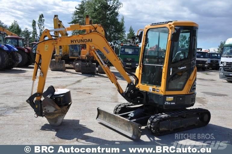 Hyundai R25Z-9AK 小型挖掘机