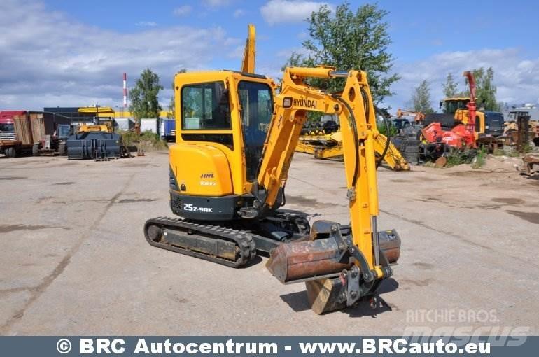 Hyundai R25Z-9AK 小型挖掘机