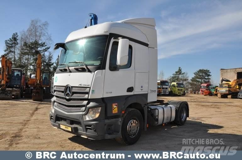 Mercedes-Benz 1843 牵引车