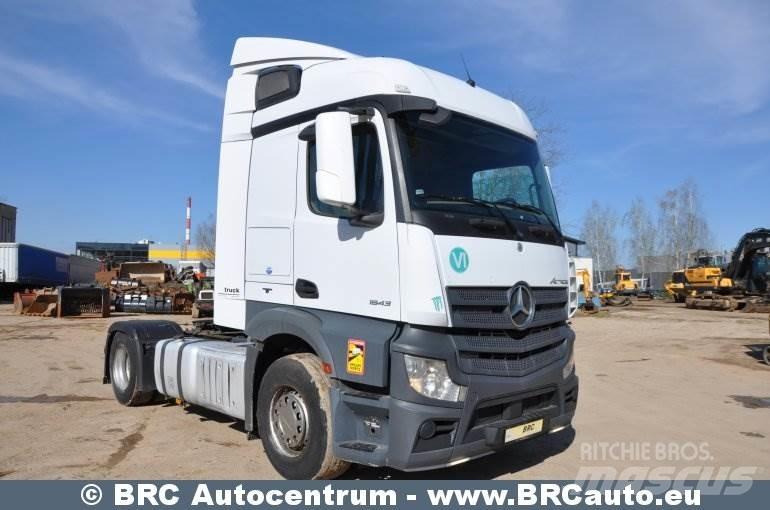 Mercedes-Benz 1843 牵引车