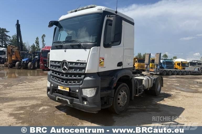 Mercedes-Benz Arocs 牵引车