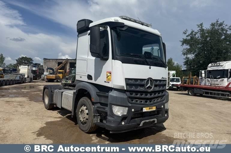 Mercedes-Benz Arocs 牵引车