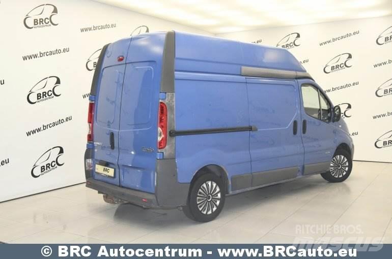 Renault Trafic 商务面包车