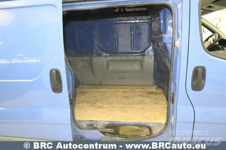 Renault Trafic 商务面包车