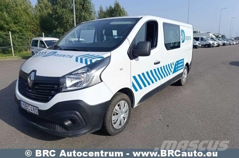 Renault Trafic 迷你巴士