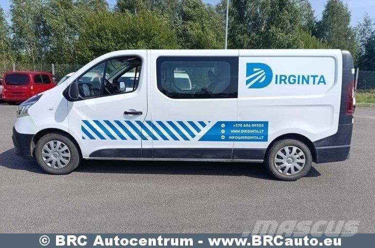 Renault Trafic 迷你巴士