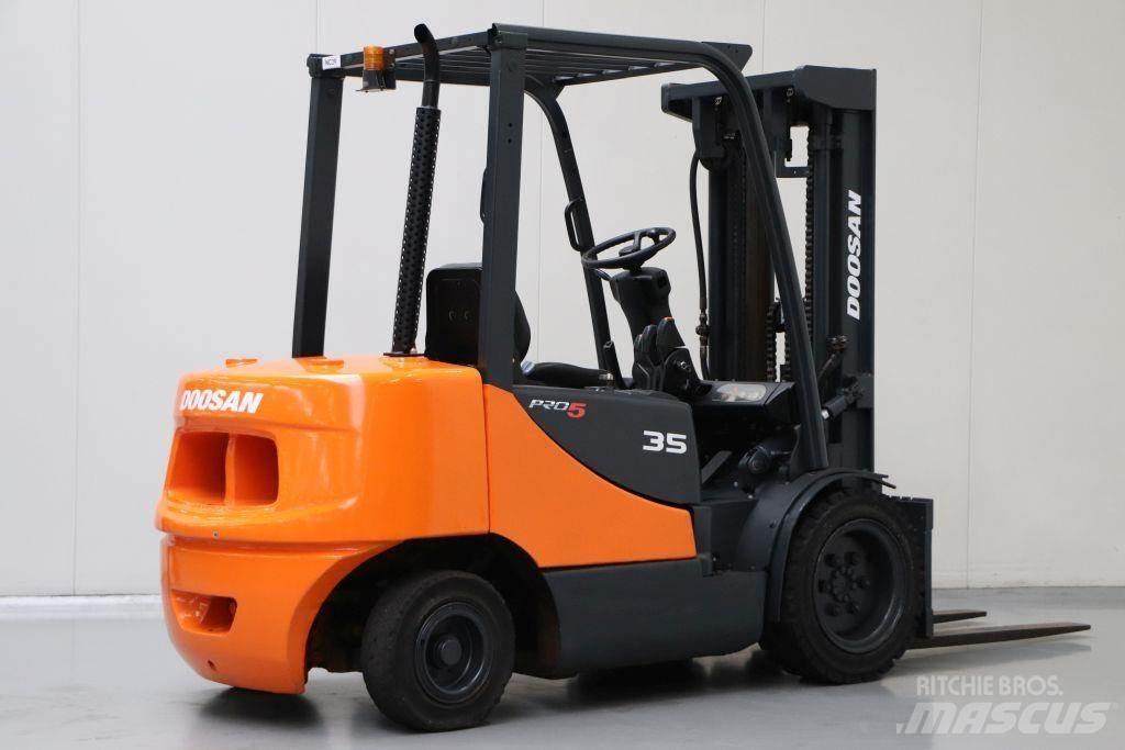Doosan D35S 柴油叉车