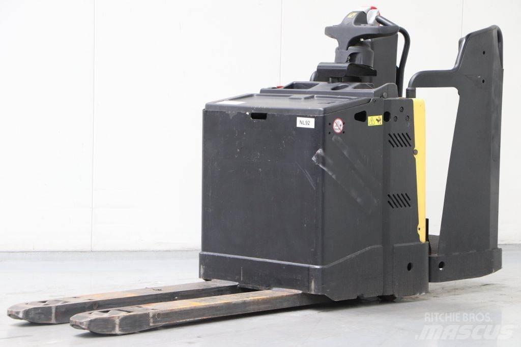 Hyster P2.0S 手摇升降机