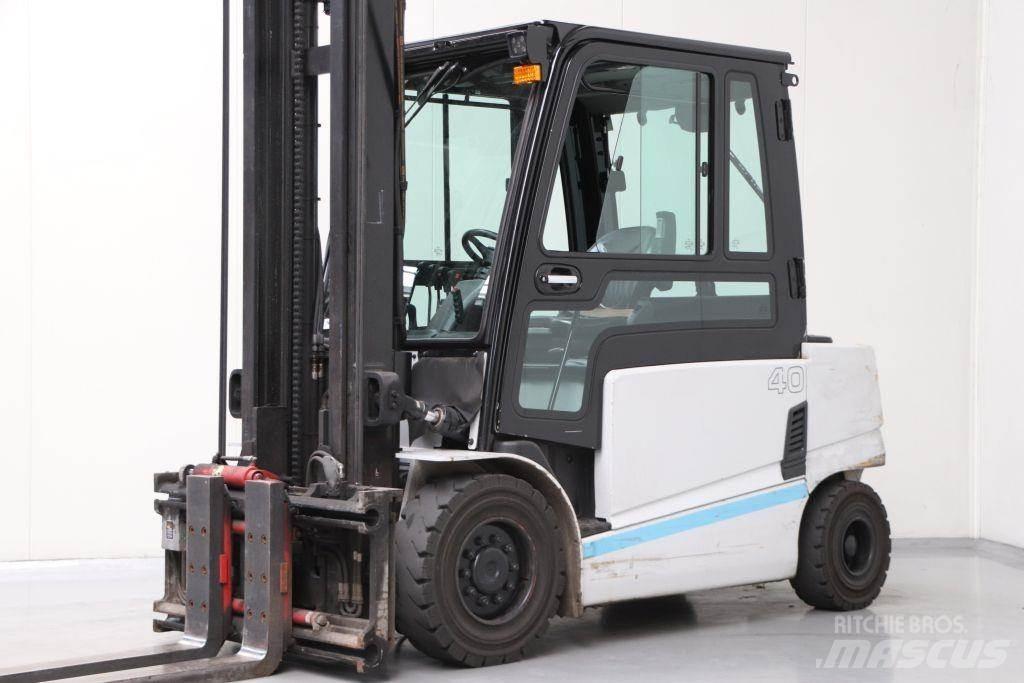 Hyundai 40B-9 电动叉车