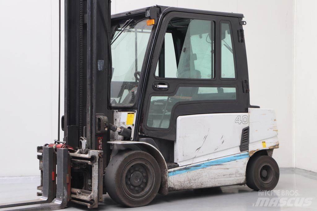 Hyundai 40B-9 电动叉车