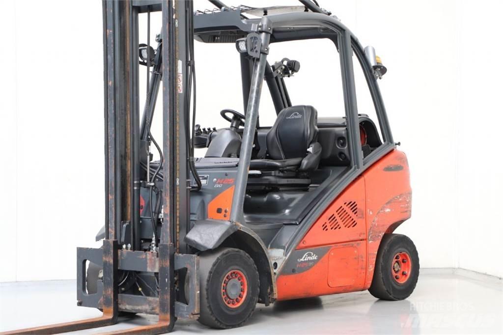 Linde H25T-02 天然气叉车