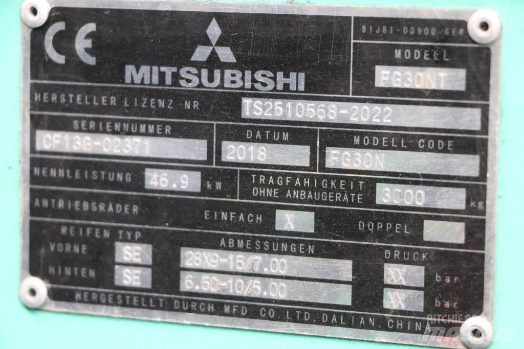 Mitsubishi FG30NT 天然气叉车