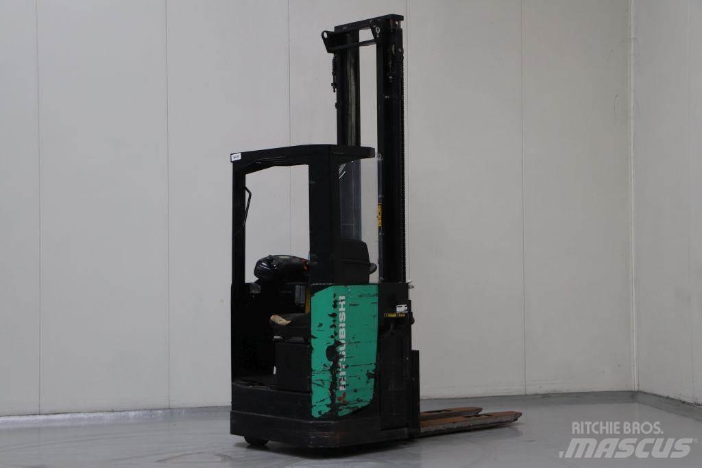 Mitsubishi SBS15NI 行走式堆垛机
