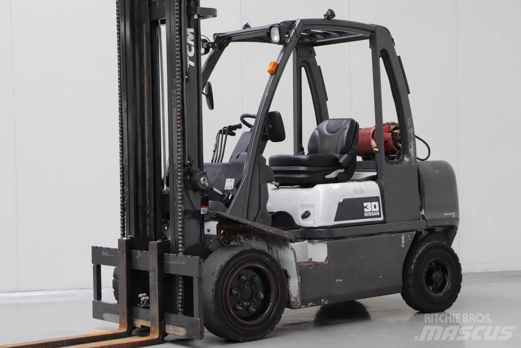 Nissan UG1D2A30LQ 天然气叉车