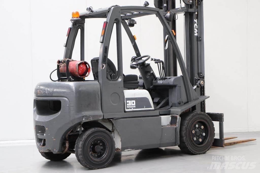 Nissan UG1D2A30LQ 天然气叉车