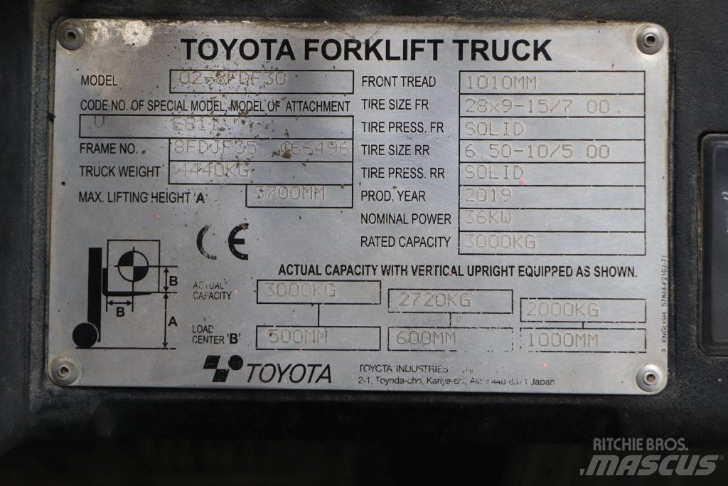 Toyota 02-8FDF30 柴油叉车