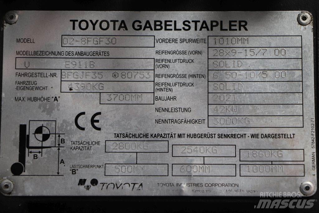 Toyota 02-8FGF30 天然气叉车