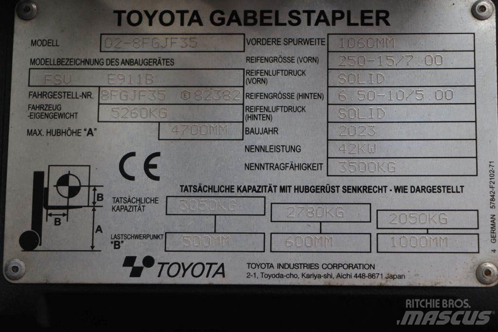 Toyota 02-8FGJF35 天然气叉车