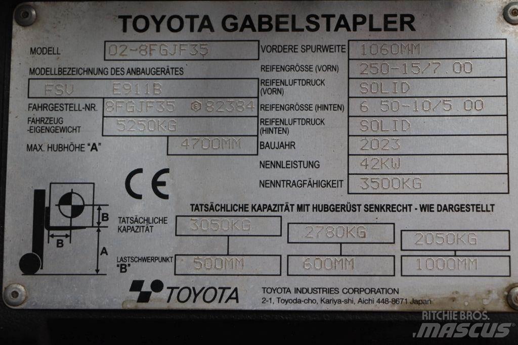 Toyota 02-8FGJF35 天然气叉车