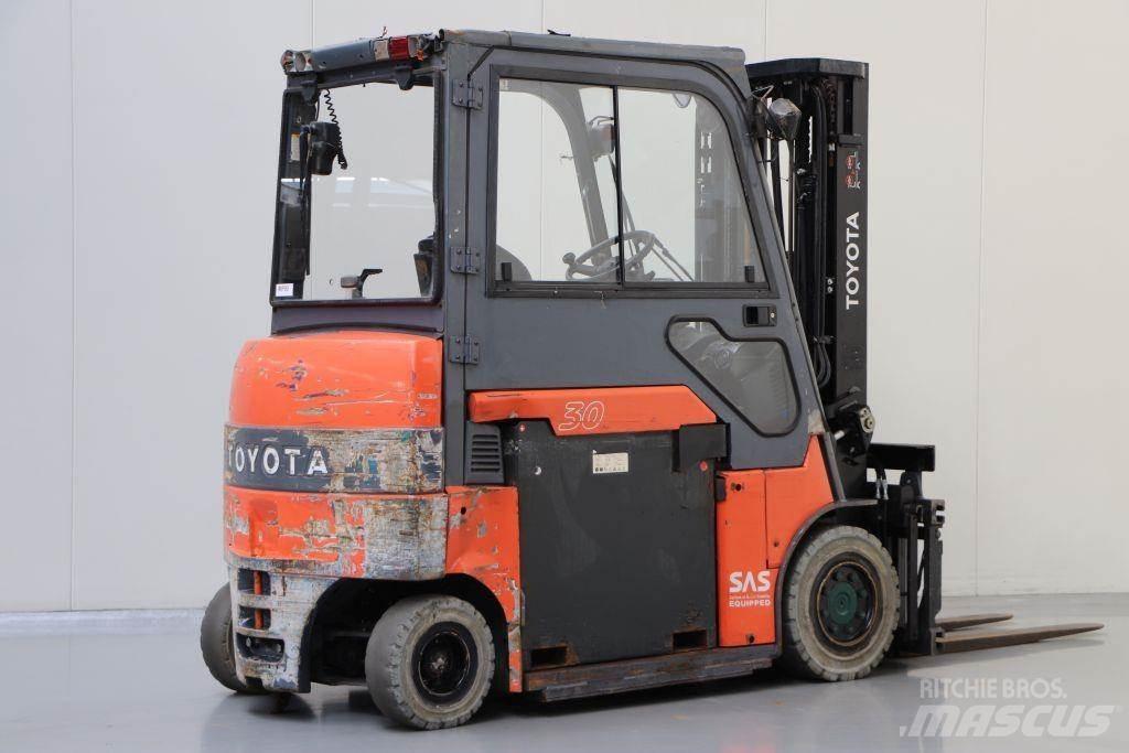 Toyota 7FBMF30 电动叉车
