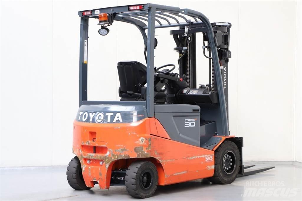 Toyota 8FBMKT30 电动叉车