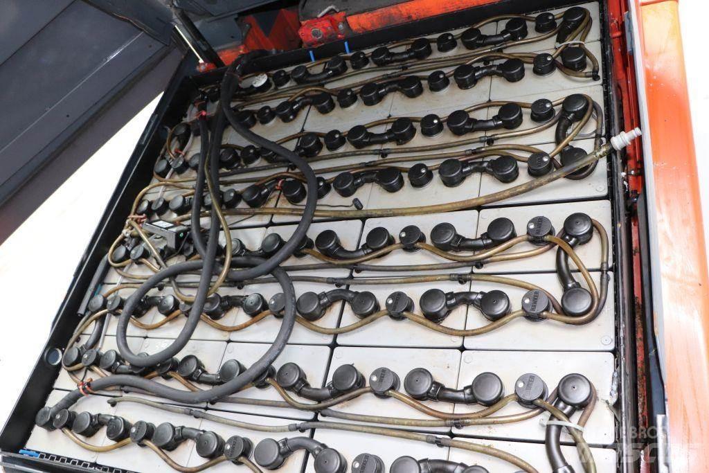 Toyota 8FBMT45 电动叉车