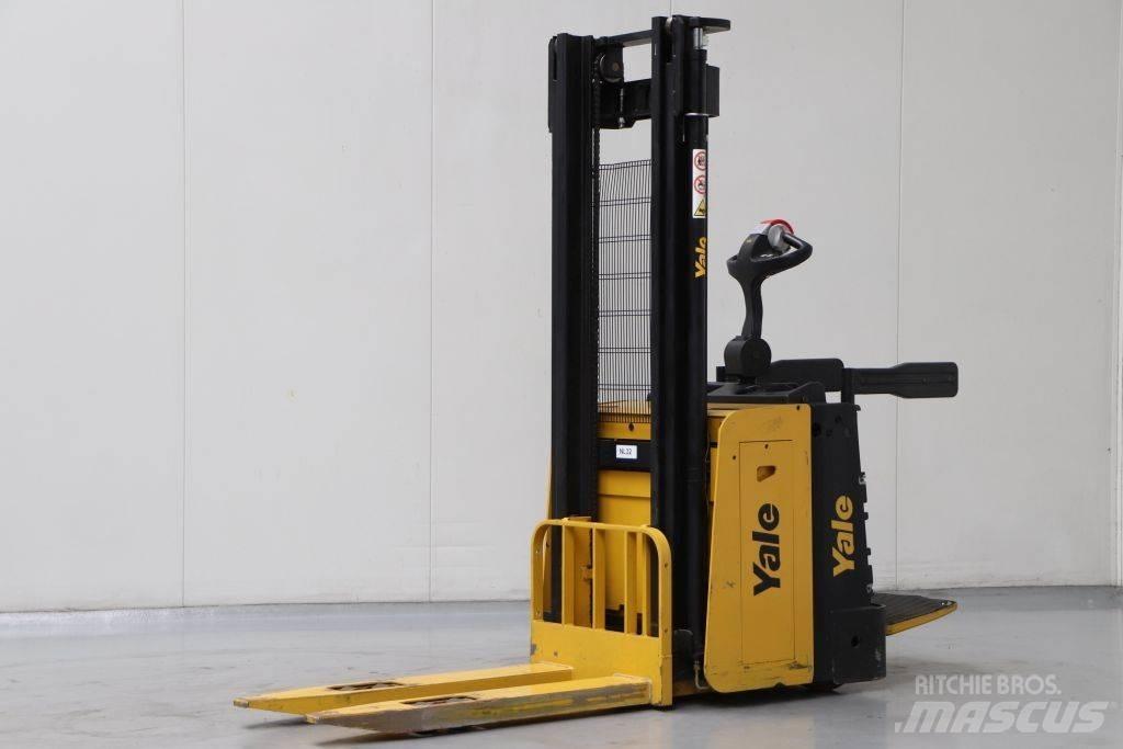 Yale MS12X 手推堆垛车