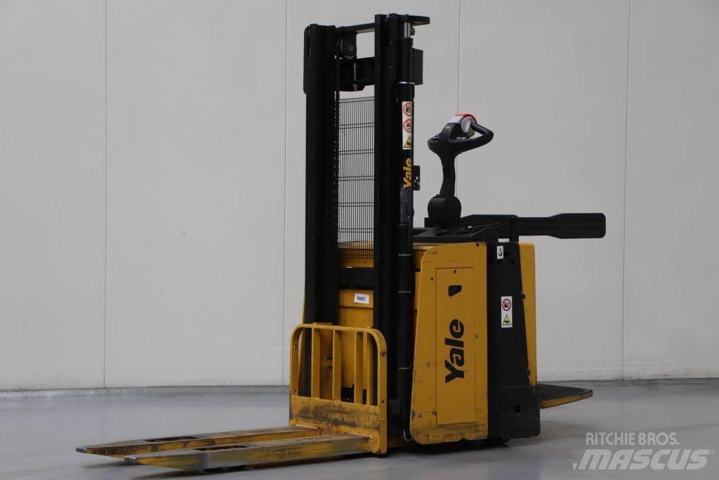 Yale MS12X 手推堆垛车